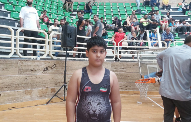 قهرمانی کشتی گیر اهل سیامزگی در مسابقات کشتی آزاد استان گیلان