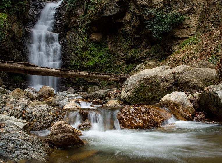 آبشار دودوزن (خرمکش) در سیاهمزگی شفت